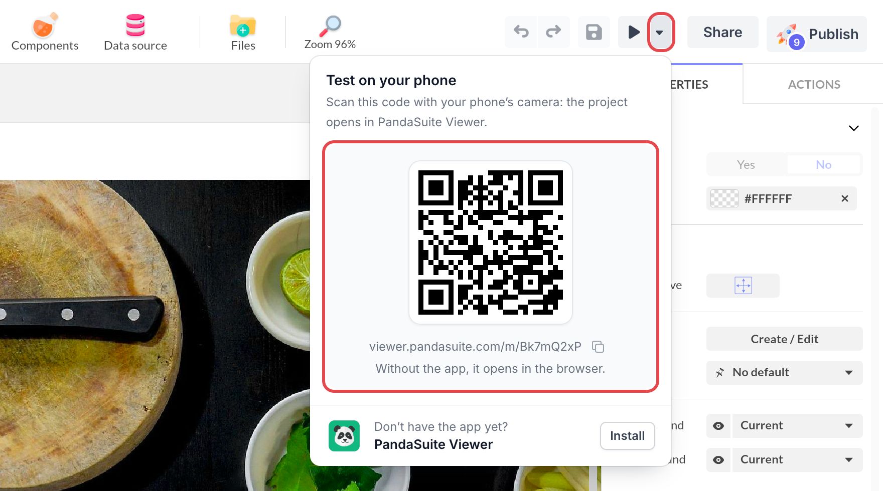 Menu Test on your phone ouvert depuis la flèche à côté d'Aperçu dans le Studio : la flèche et le QR code du projet sont encadrés